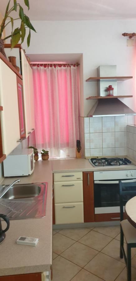 Apartments Pharia Jelsa  Esterno foto